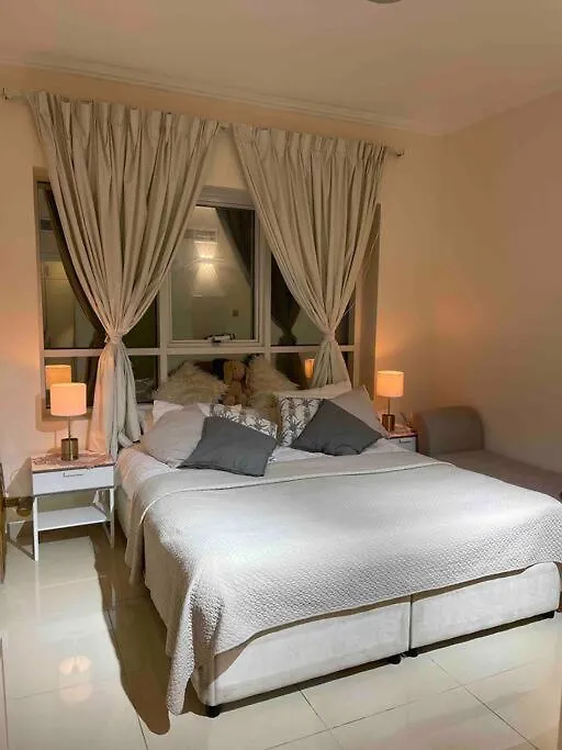 Deluxe Apartment Closed To Beach Sharjah Emirati Arabi Uniti